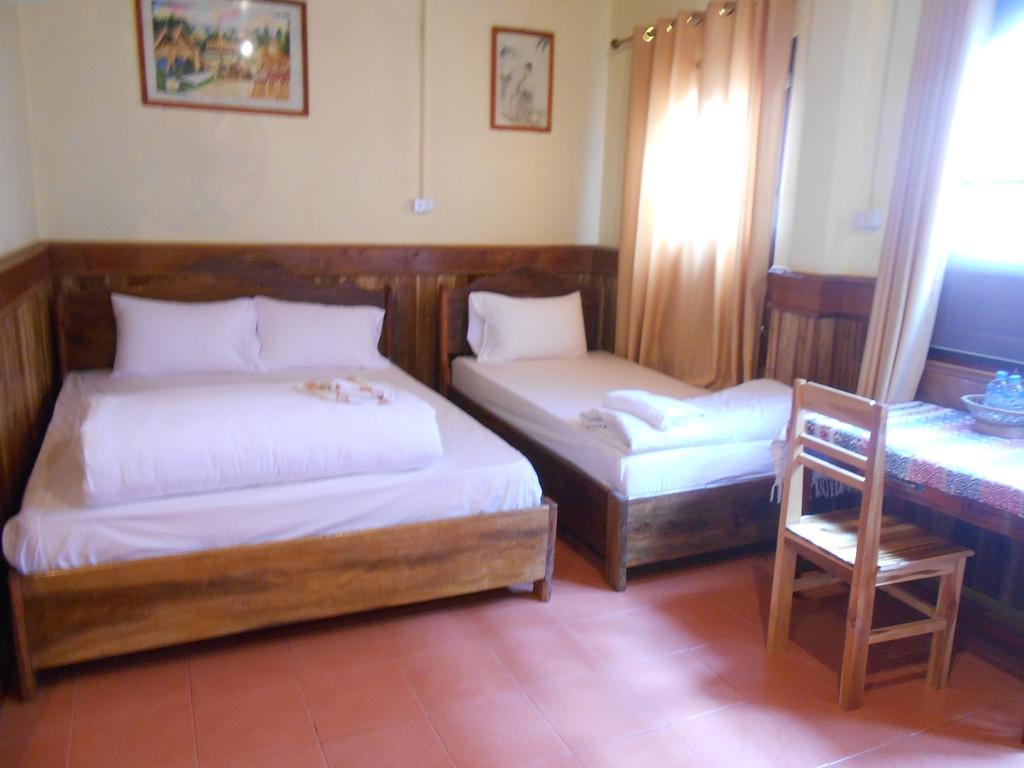 Zuela Guesthouse لوانغ نامثا الغرفة الصورة