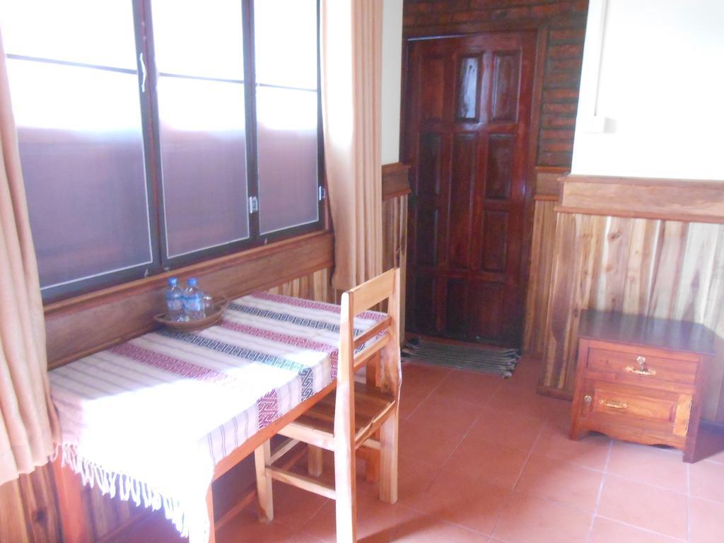Zuela Guesthouse لوانغ نامثا الغرفة الصورة